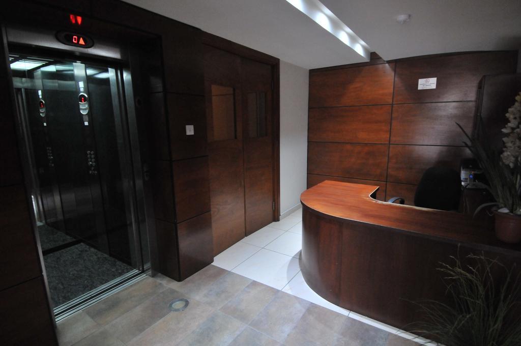 Ithaki Phinikoudes Apartment No. 102 라르나카 객실 사진